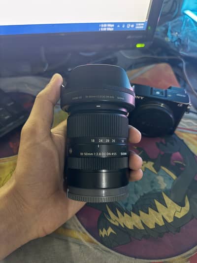 Sigma 18-55 f2.8 just like new 10/10 Sony E mount Lens