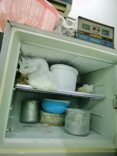 dawlance full size fridge