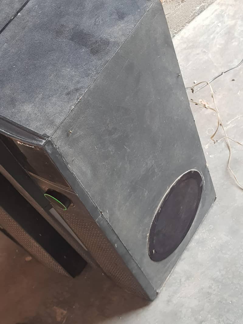 Audionic. . . . . . . 03261143243 3