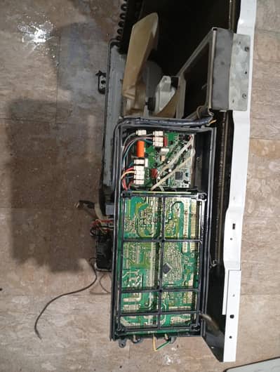 Haier D. C inverter AC  1 ton