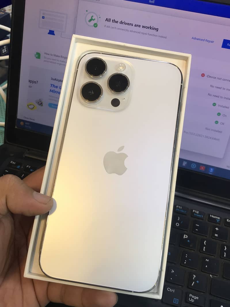 iPhone 14 Pro Max 8