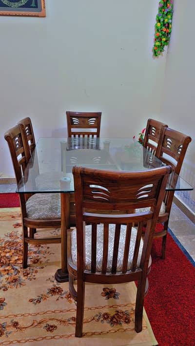 Dining Table 6 Seater 10/10 Condition