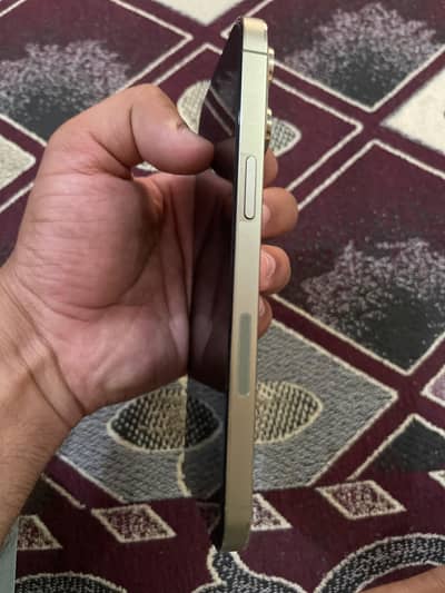 Iphone 14 pro max . JV