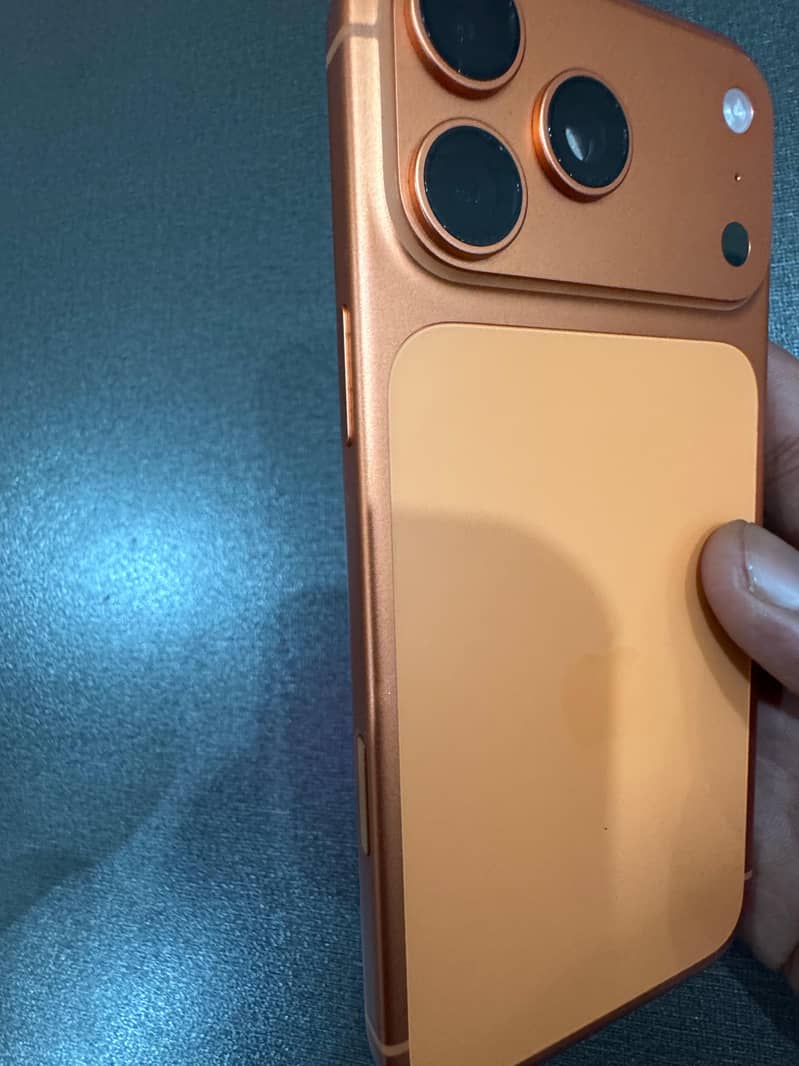 Iphon 17 Pro Max 6