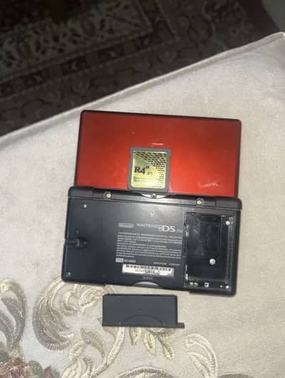 NINTENDO DS LITE FOR SALE BUT WITHOUT BATTERY AND STYLUS