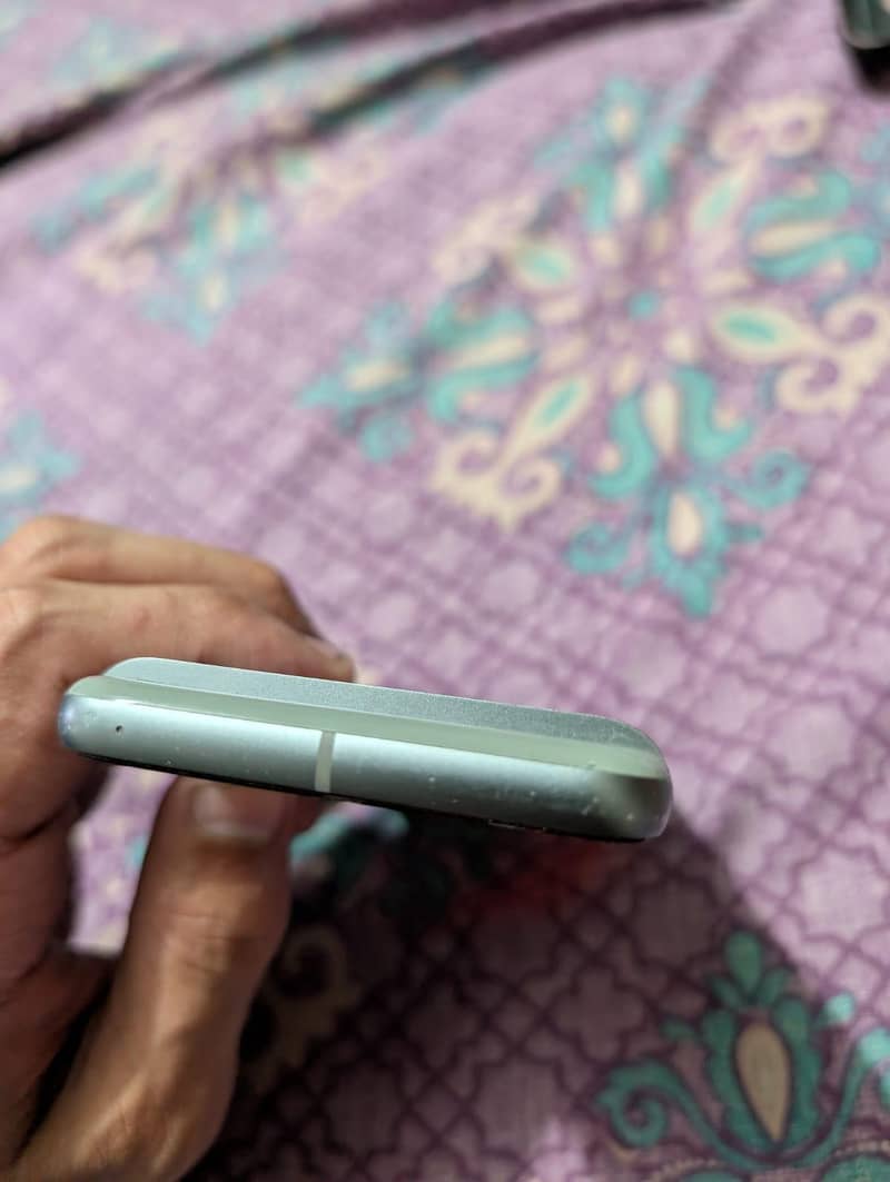 pixel8 with box 4