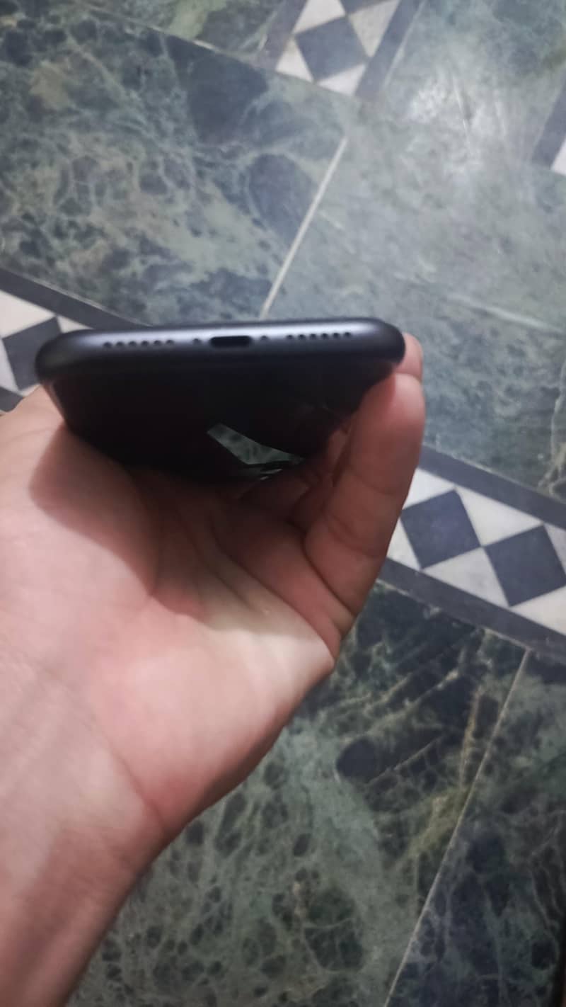 iPhone 11 2