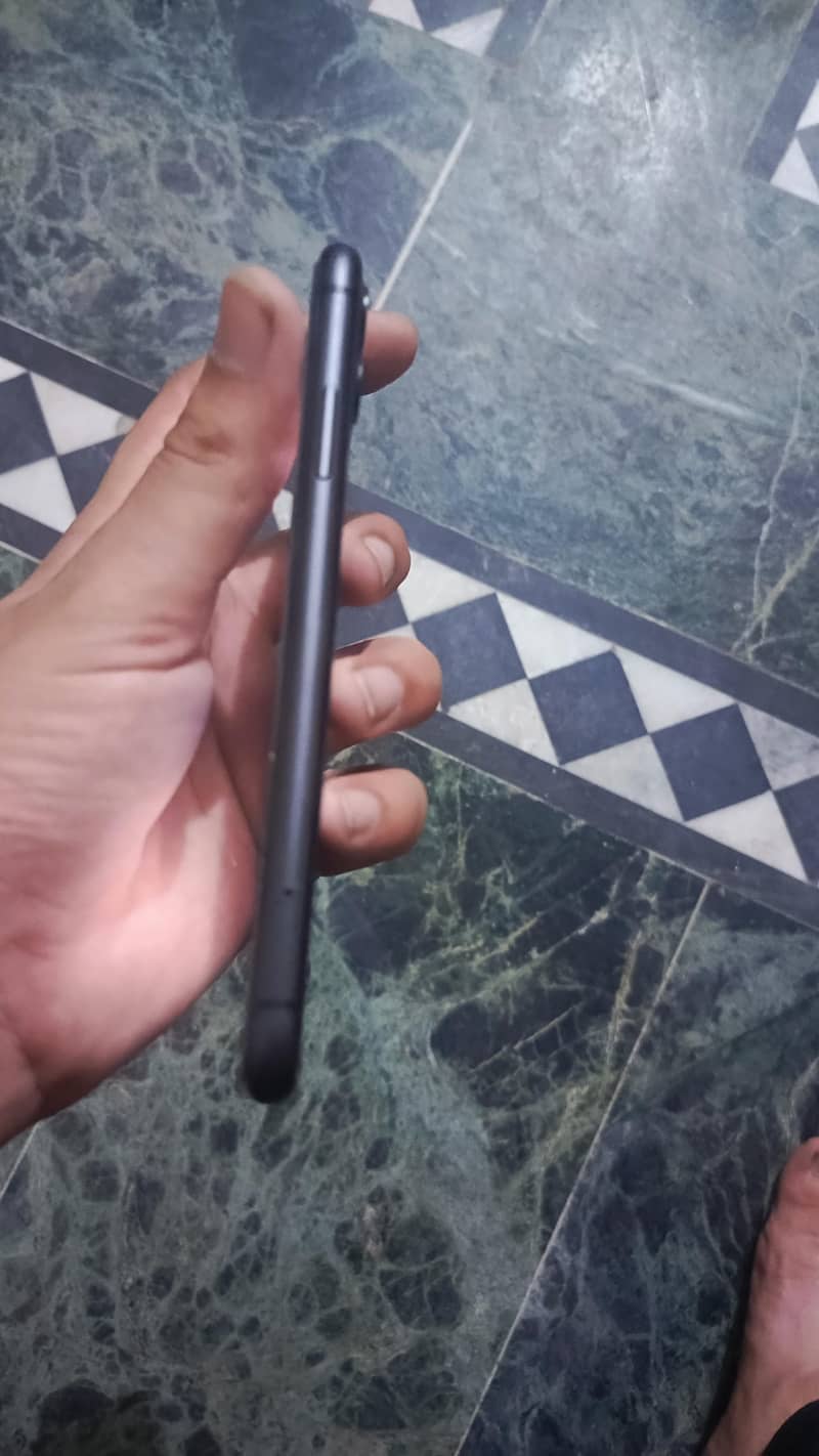 iPhone 11 5