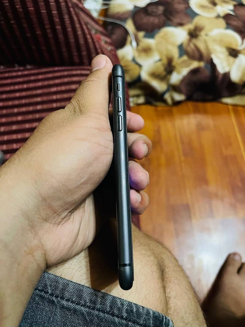Apple Iphone 11 3