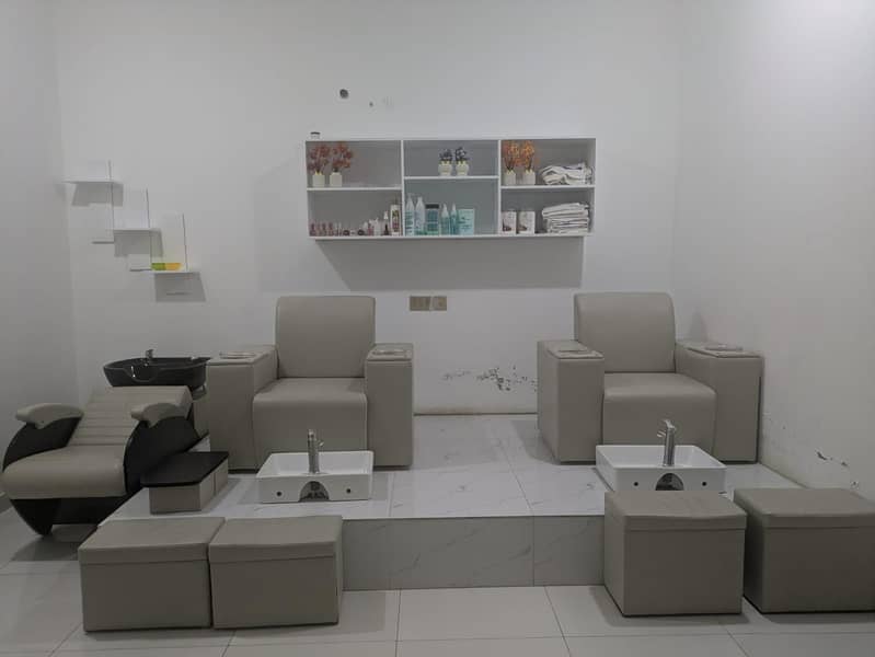 saloon 1