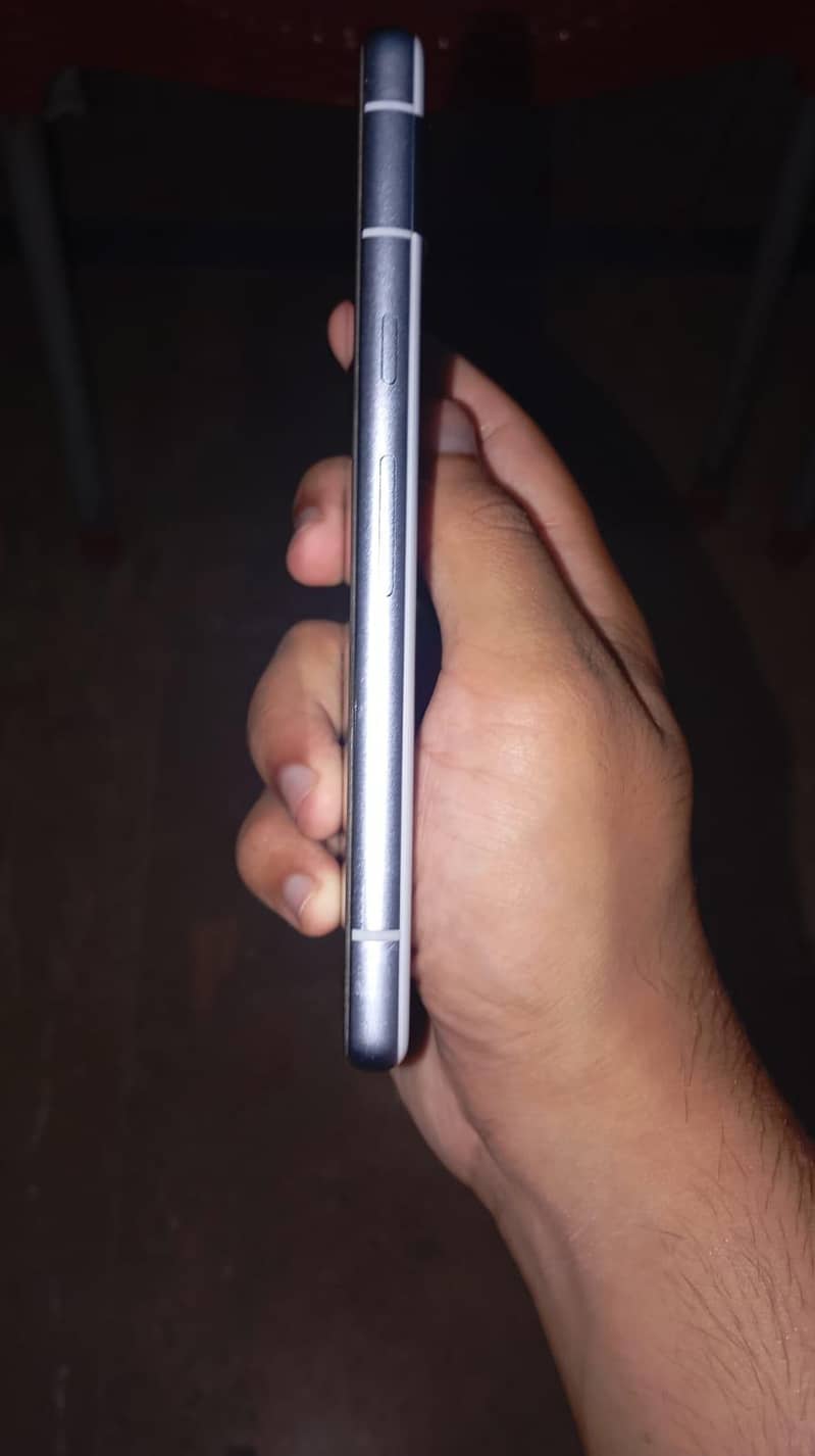 Google pixel 7a 4