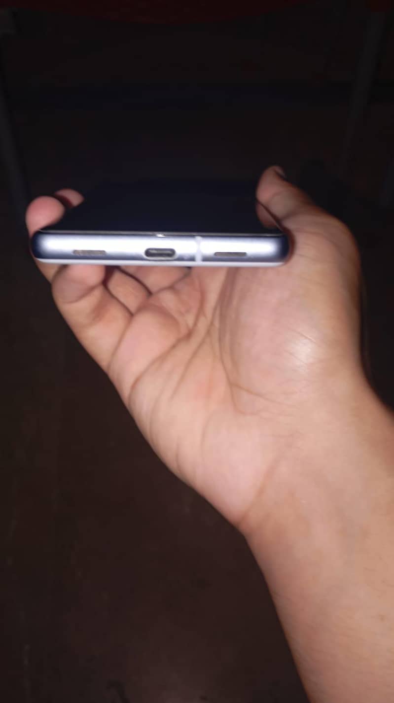 Google pixel 7a 5