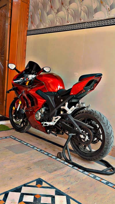 Ducatti v4s