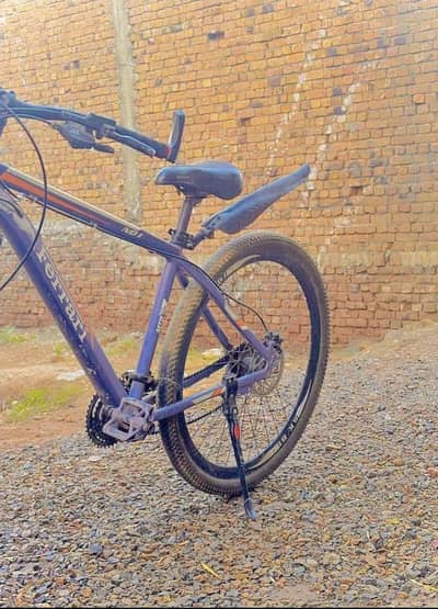 Sports cycle with 12 gaires only 2 months use