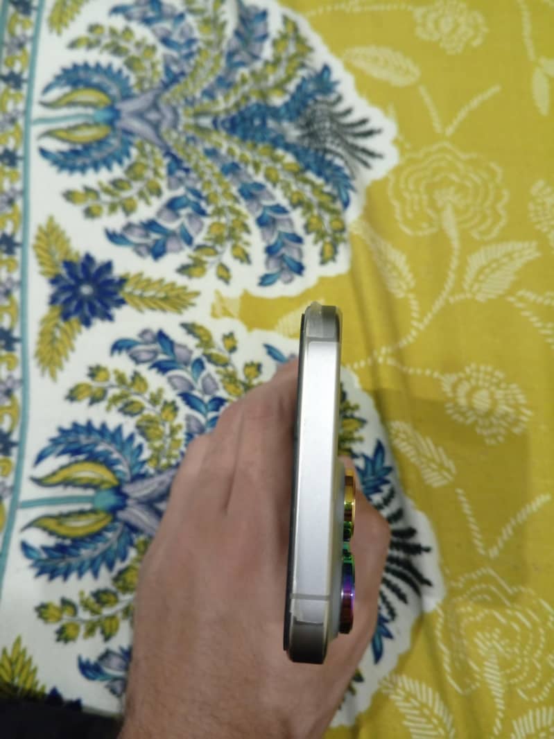 IPHONE 15 PRO MAX 5