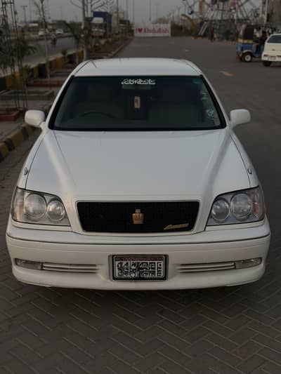 Crown Royal Saloon 3000 cc