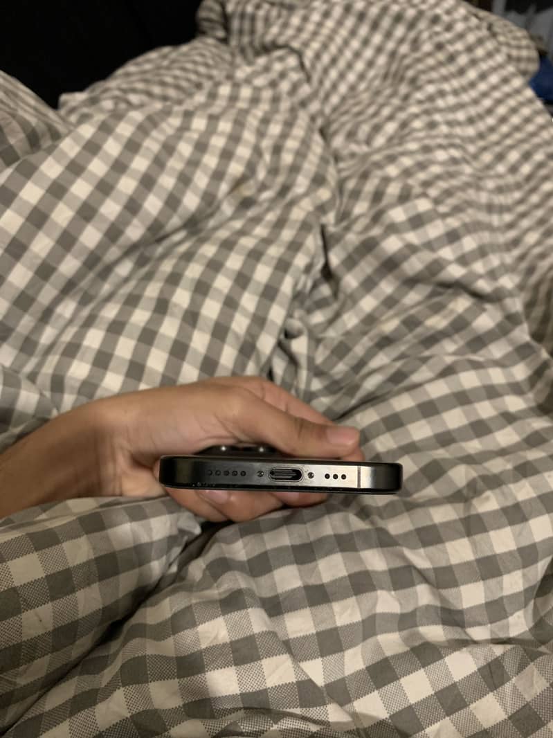 Iphone 16 pro 5