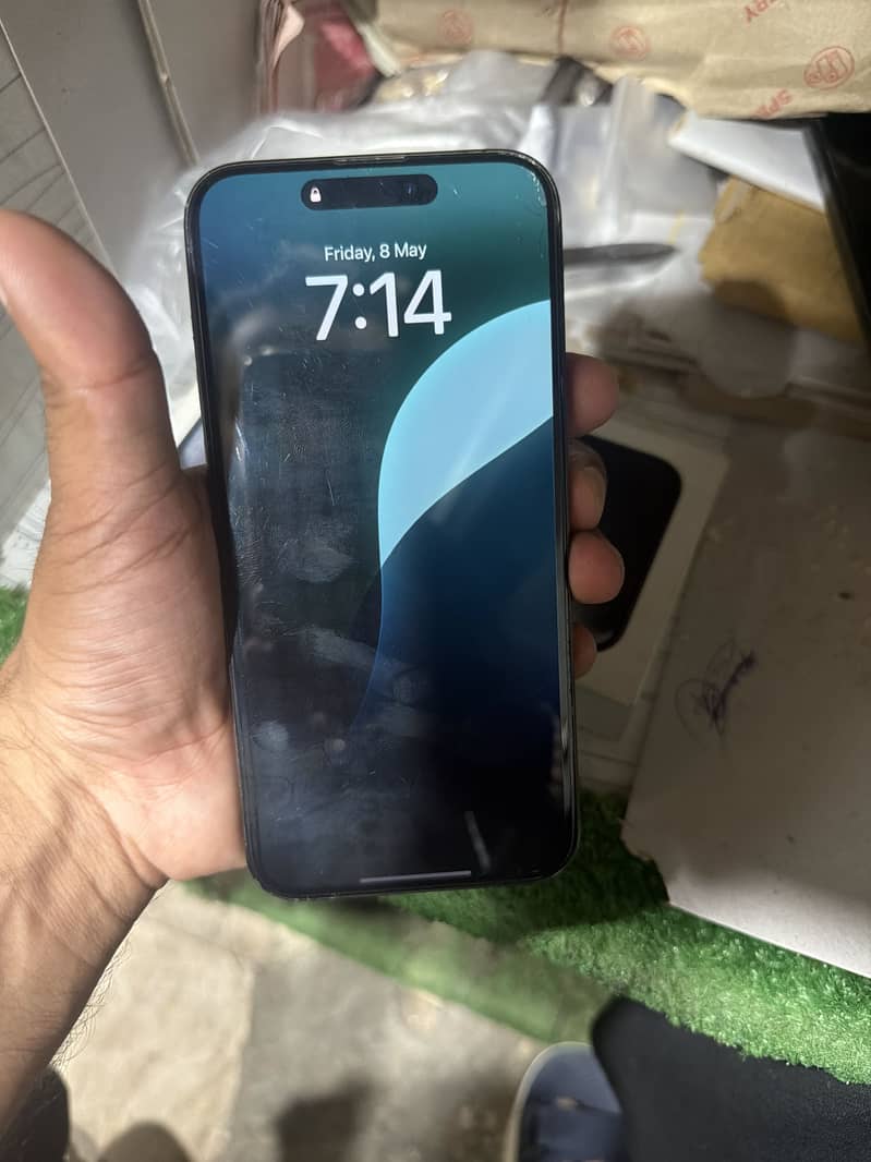 iPhone 15 pro max 2