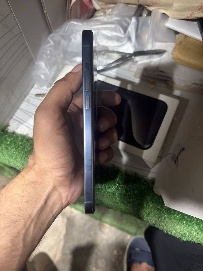 iPhone 15 pro max 3