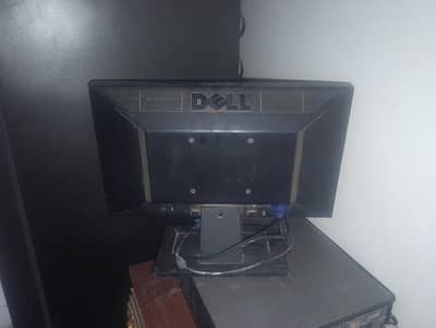 CPU window honi ha bas LCD ha sat kebord ha or sat VJ cabel ha LCD may