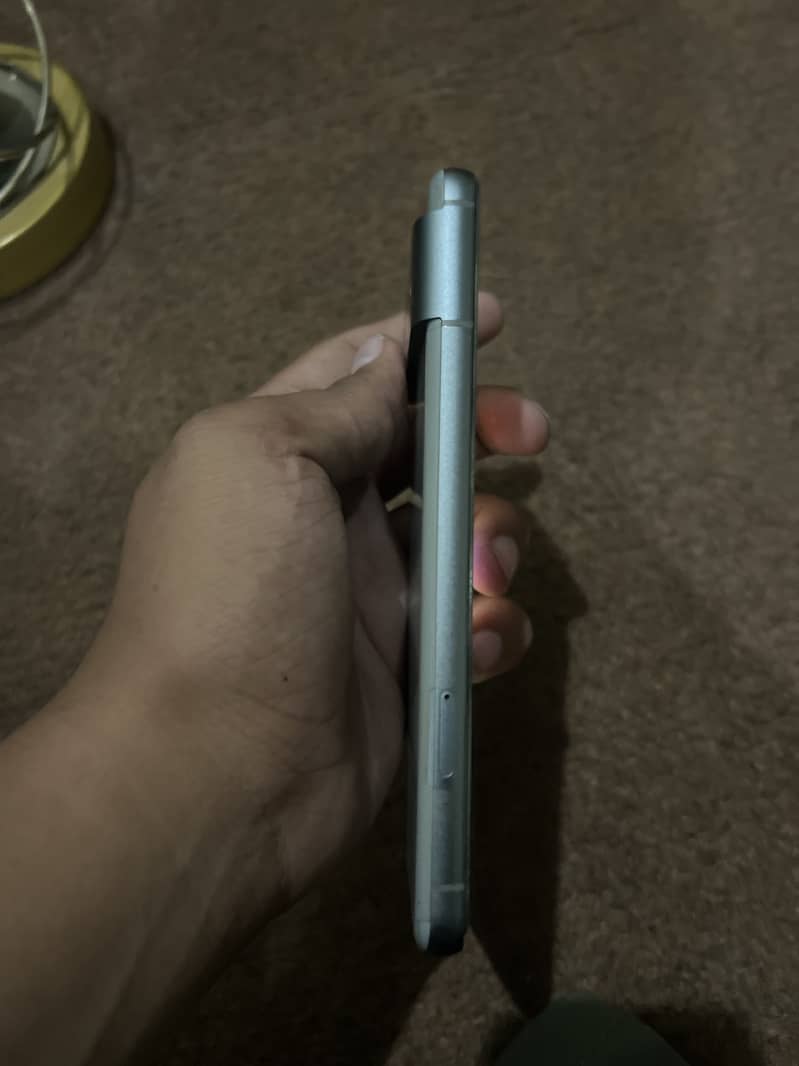 Google pixel 8 4