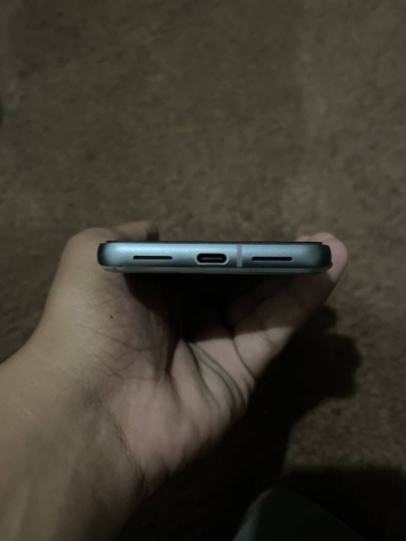 Google pixel 8 5
