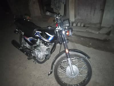 Honda 125 in Black color