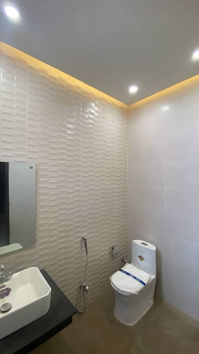 2 Marla Commercial Shop Upper Portion Available For Rent in Emirates Mall Multan