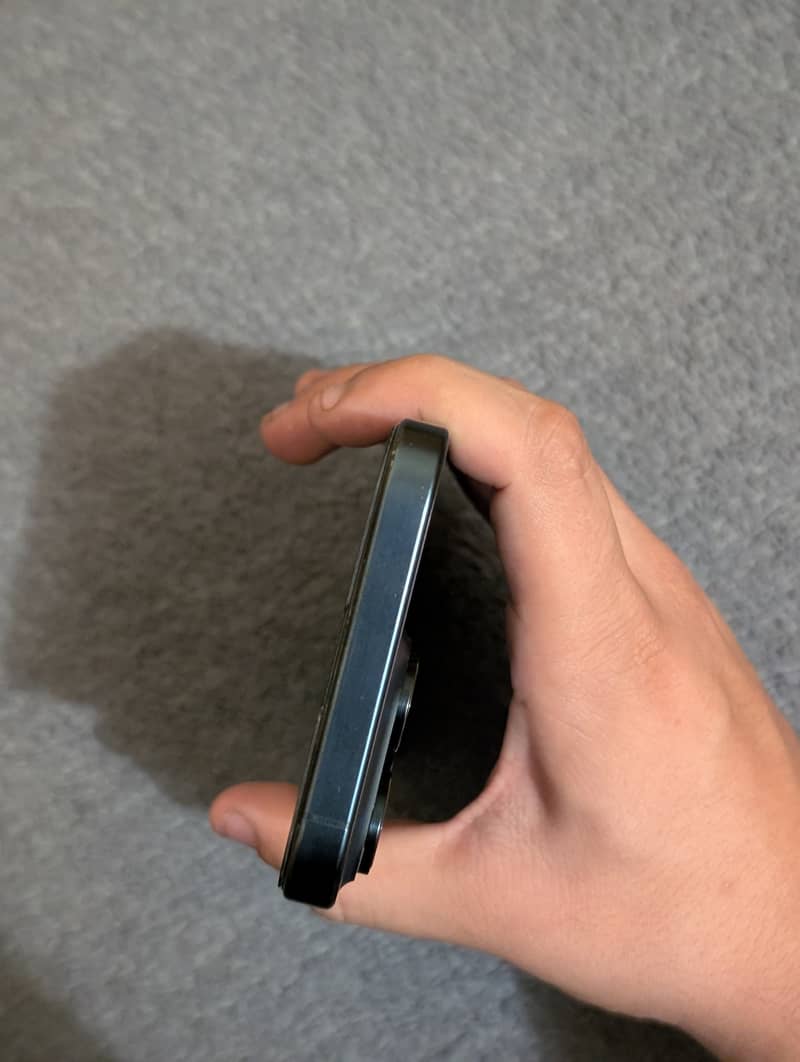Apple iPhone 15 Pro Max 3