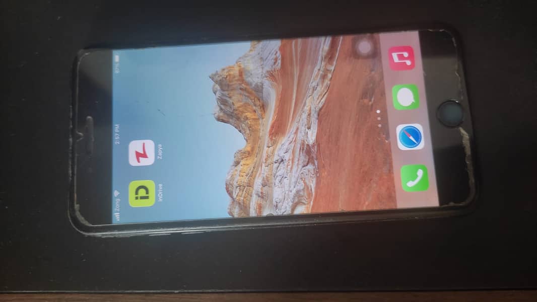Apple iPhone 7 Plus 0