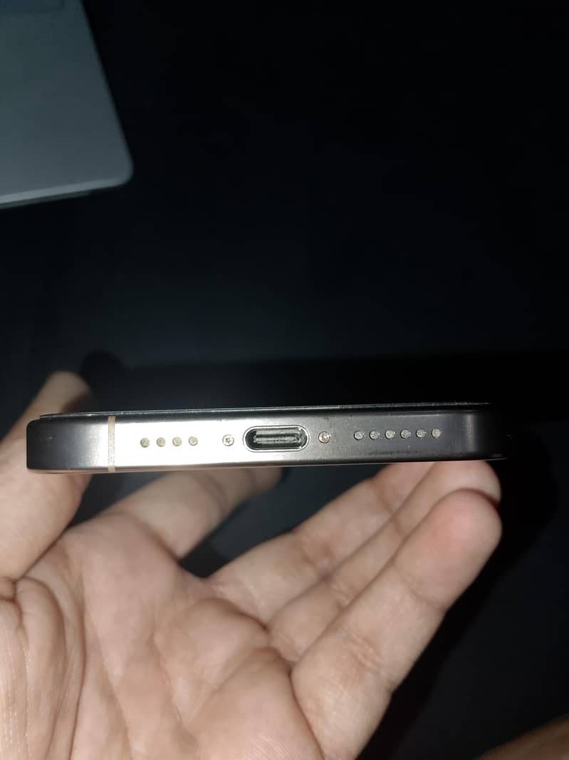 iPhone 16 pro max 5