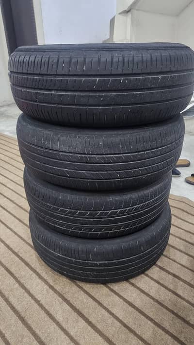 Yokohama Advan db v552 tyre