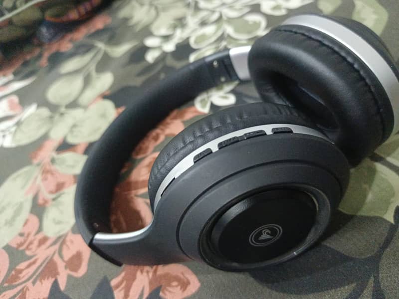 Bluetooth headset 0
