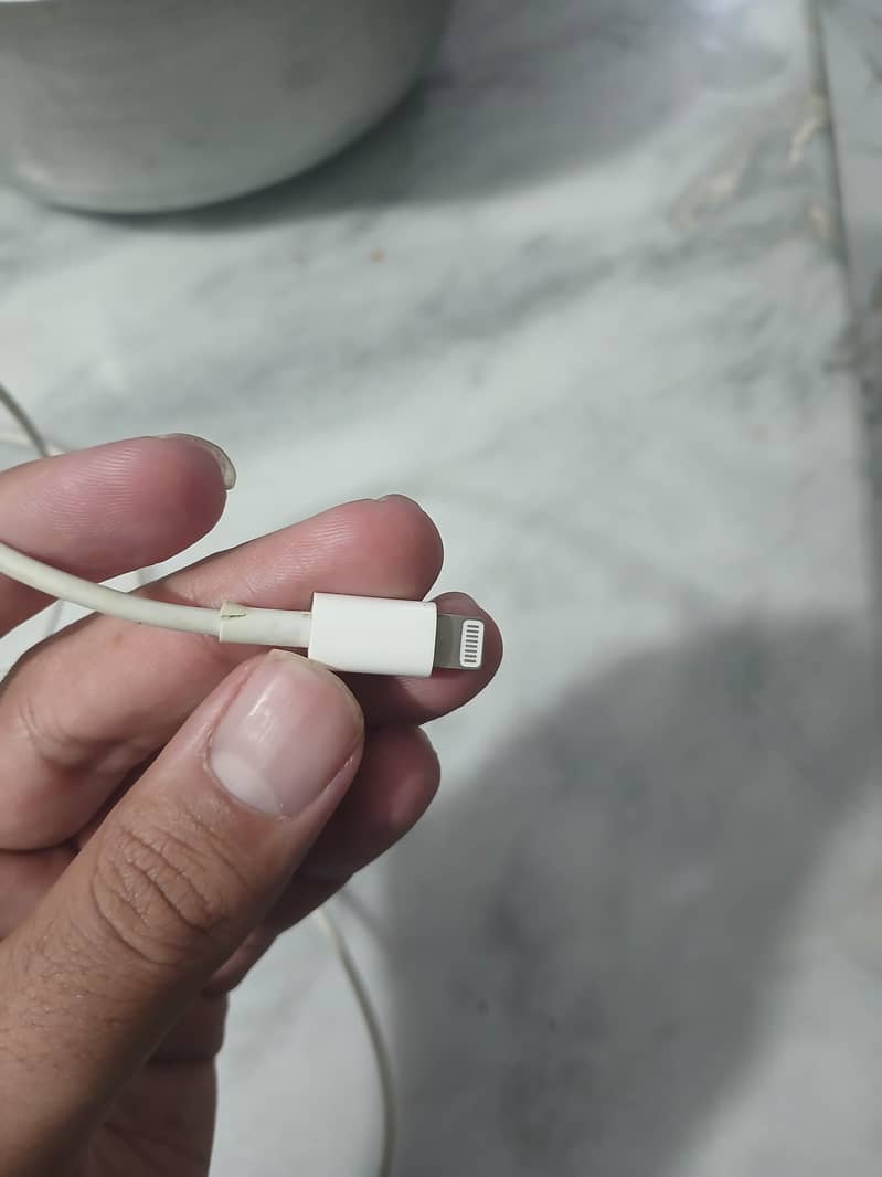 iphone original cable 1