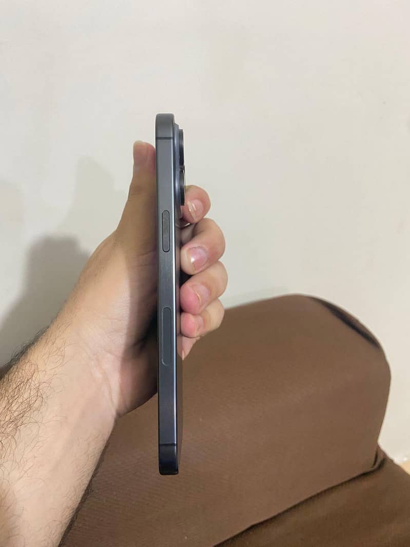 IPhone 15 Pro Max 2