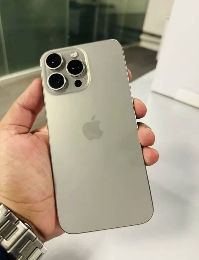 Iphone 15 pro max 4
