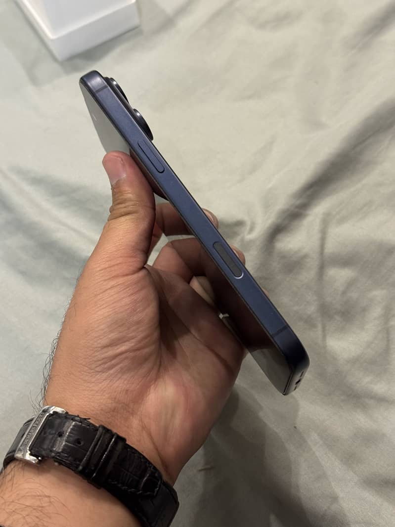 Iphone 17 Pro Max PTA 5