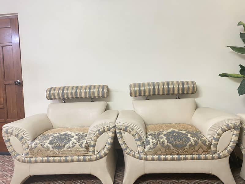 sofa set ( 7 seater) + table 3