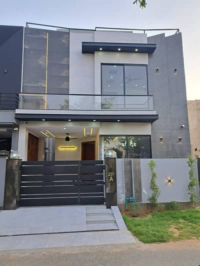 5 MARLA ELEGANT AND FULLY MAINTAINED SUPER HOT LOCATED BUNGALOW IS AVAILABLE IN THE BEST BLOCK OF DHA LAHORE.