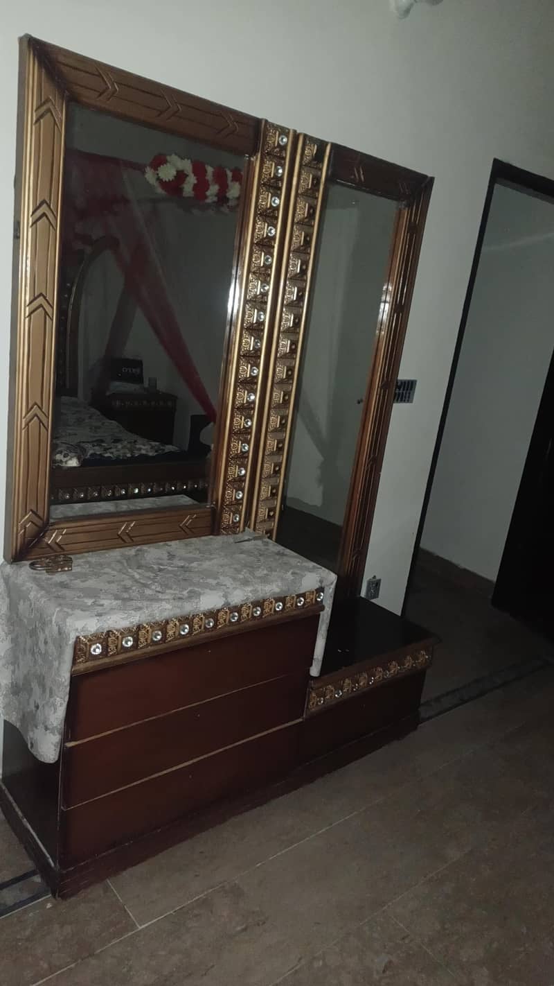 bed drasing side table 6