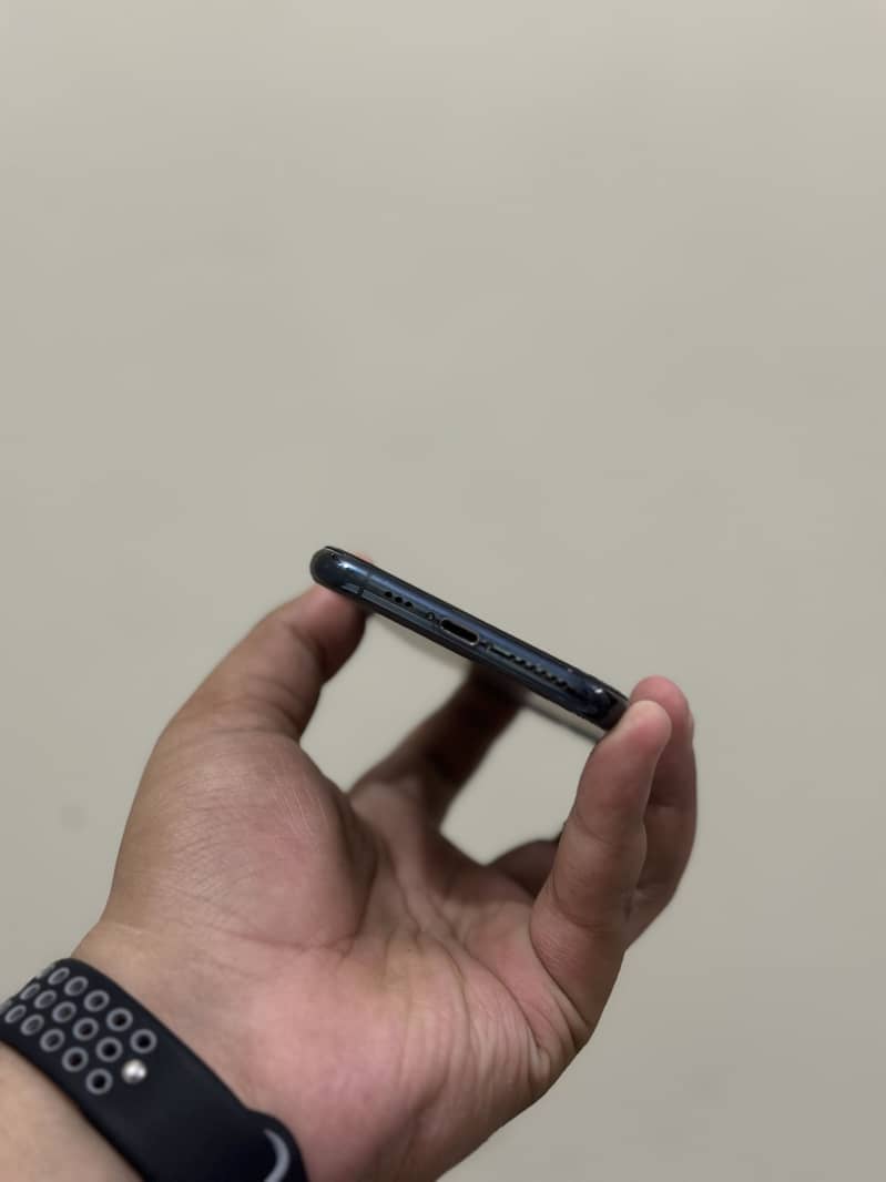 iPhone 11 Pro 3