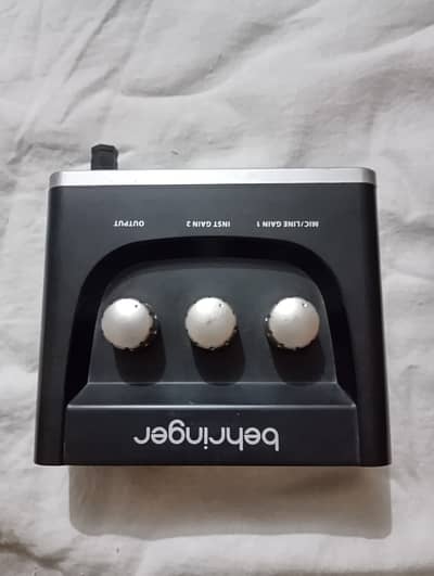 behringer um2