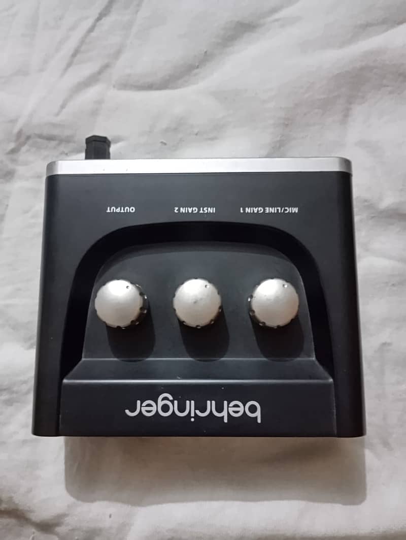 behringer um2 0