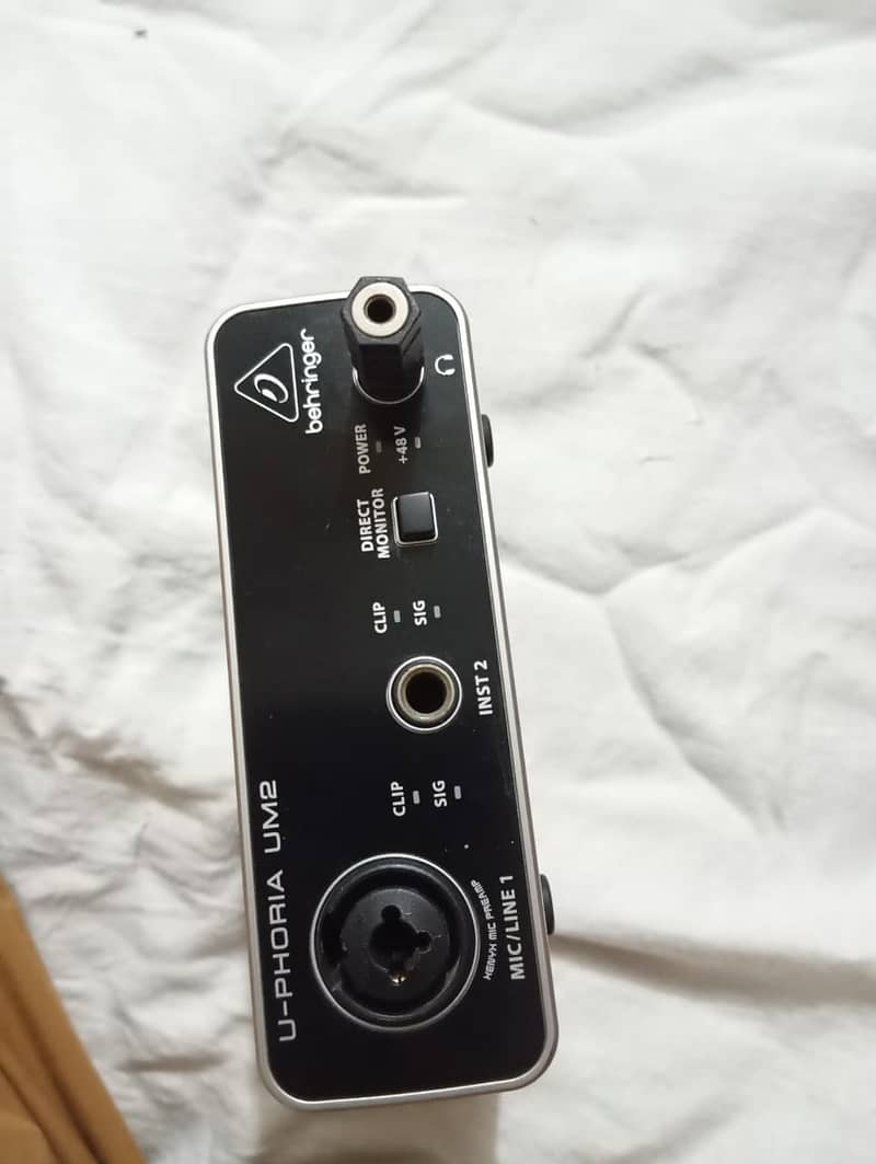 behringer um2 1
