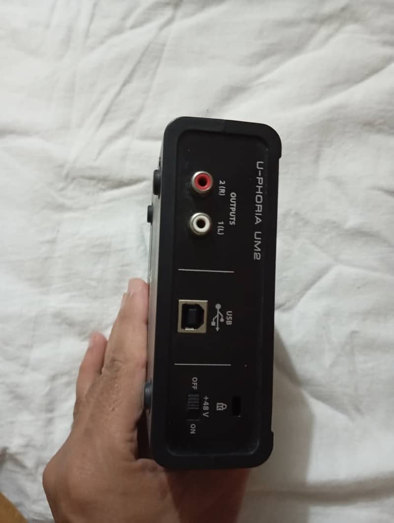 behringer um2 2