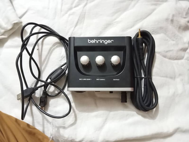 behringer um2 5