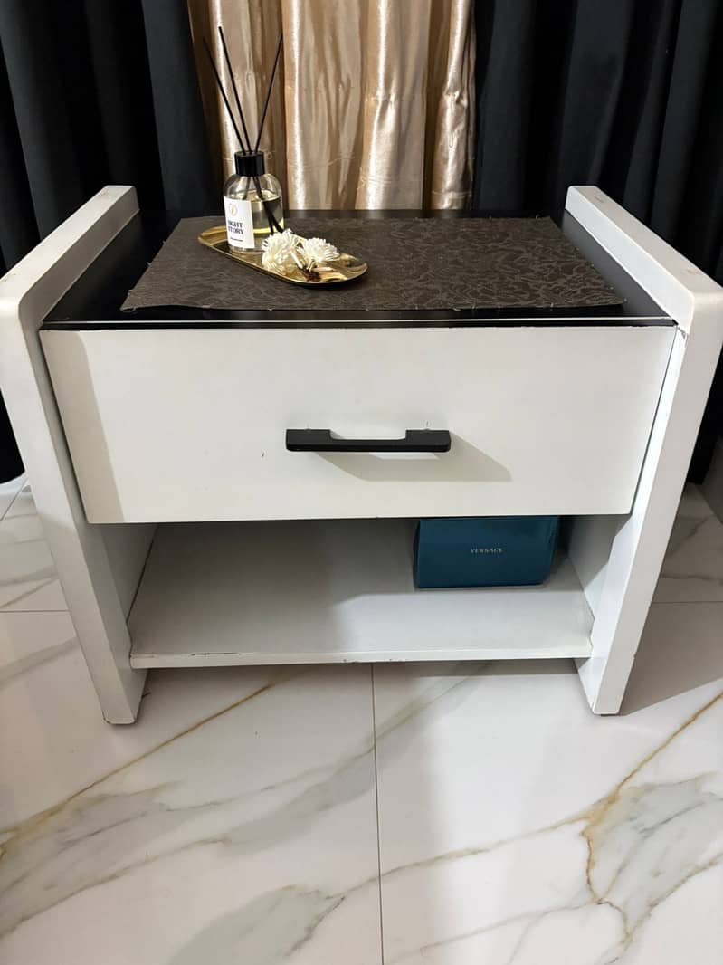 Dressing table and side table 1