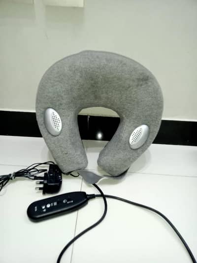 neck massager perfect condition hai imported hai