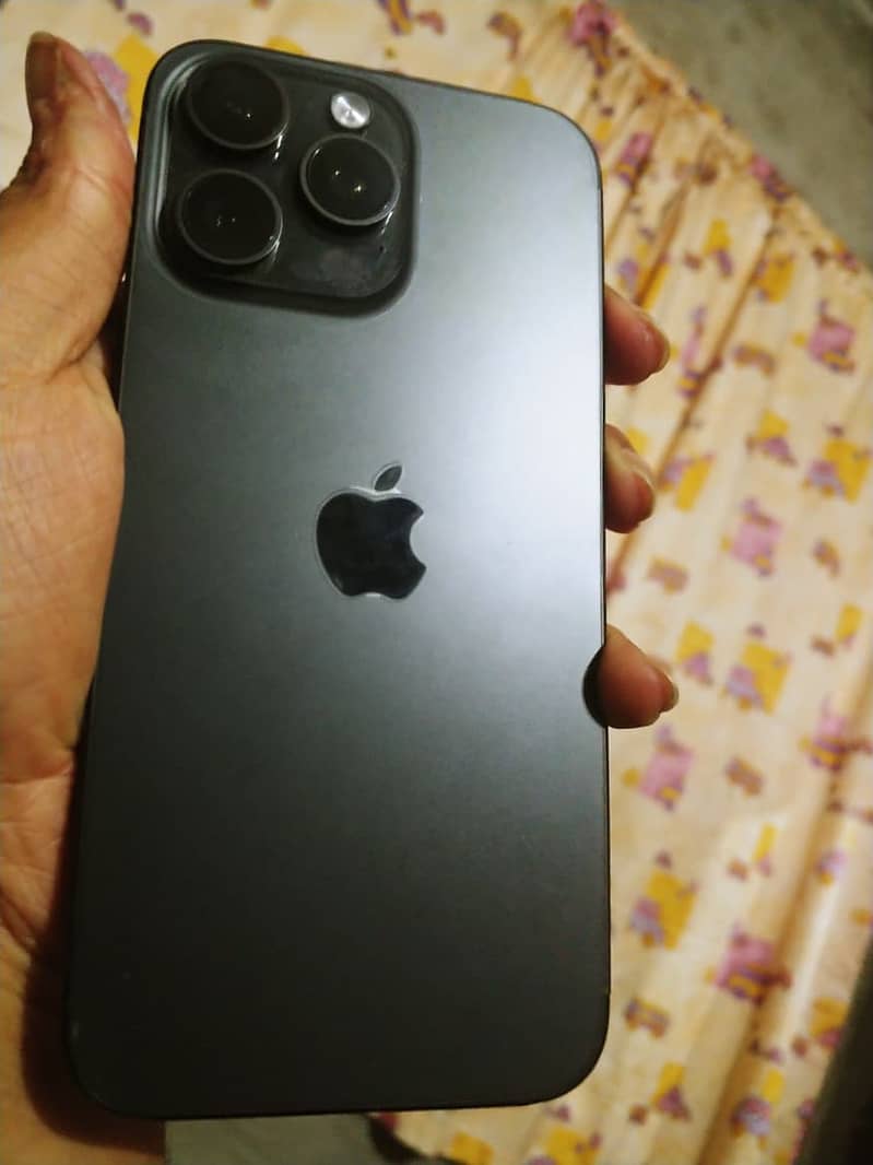 Iphone 15 pro max 1