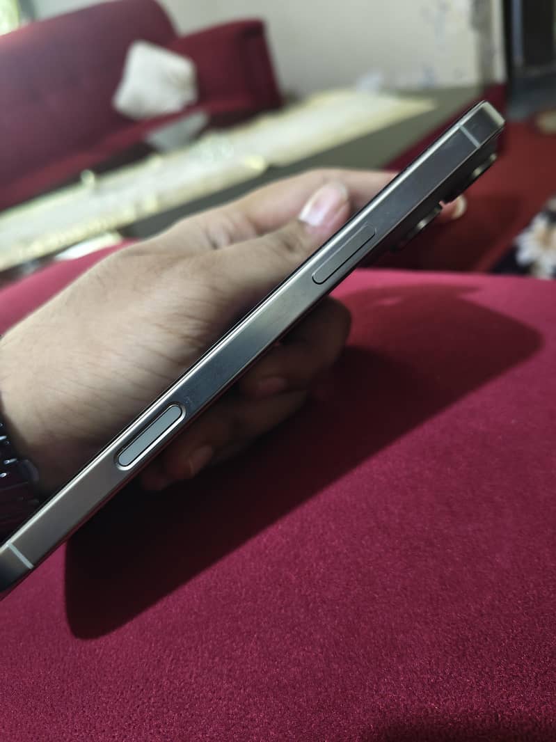 iphone 16 pro max 6